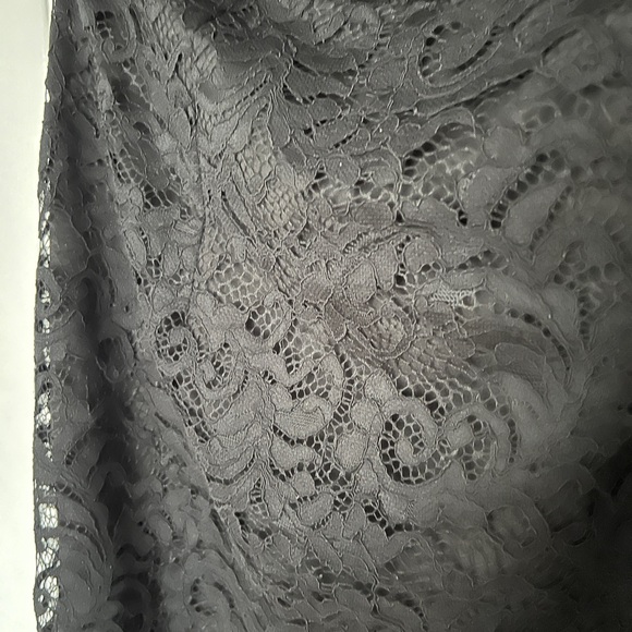 Stunning off shoulder lace dress with flower detail - Picture 4 of 5